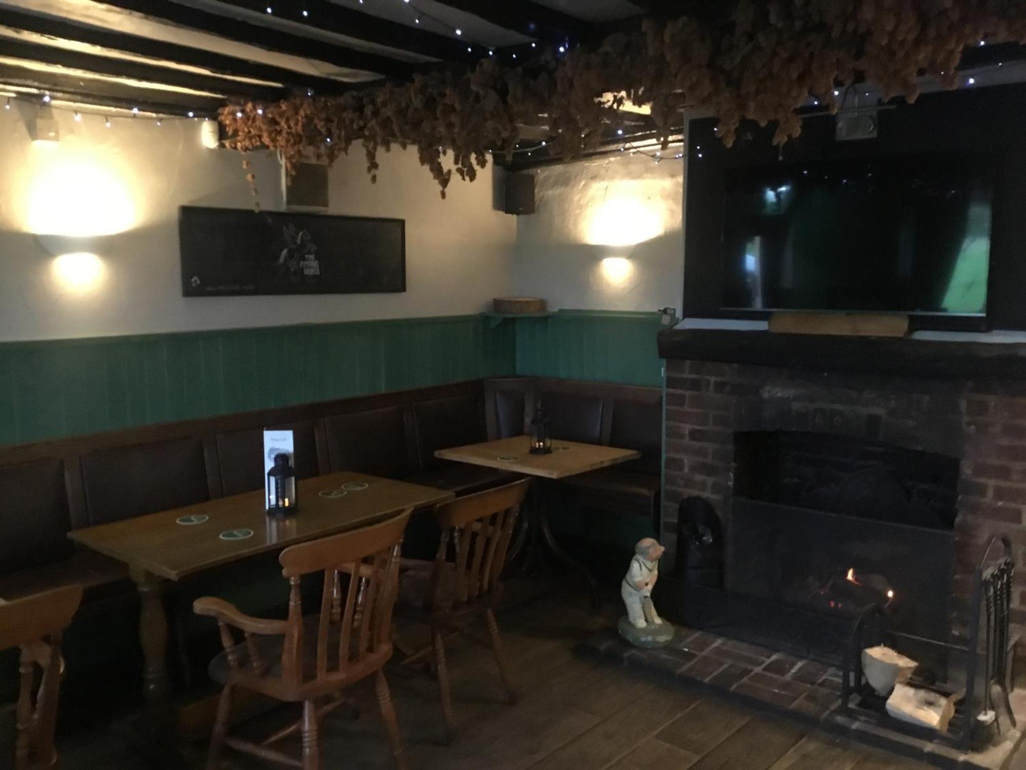 The Flying Horse Inn Boughton Aulph Eksteriør billede
