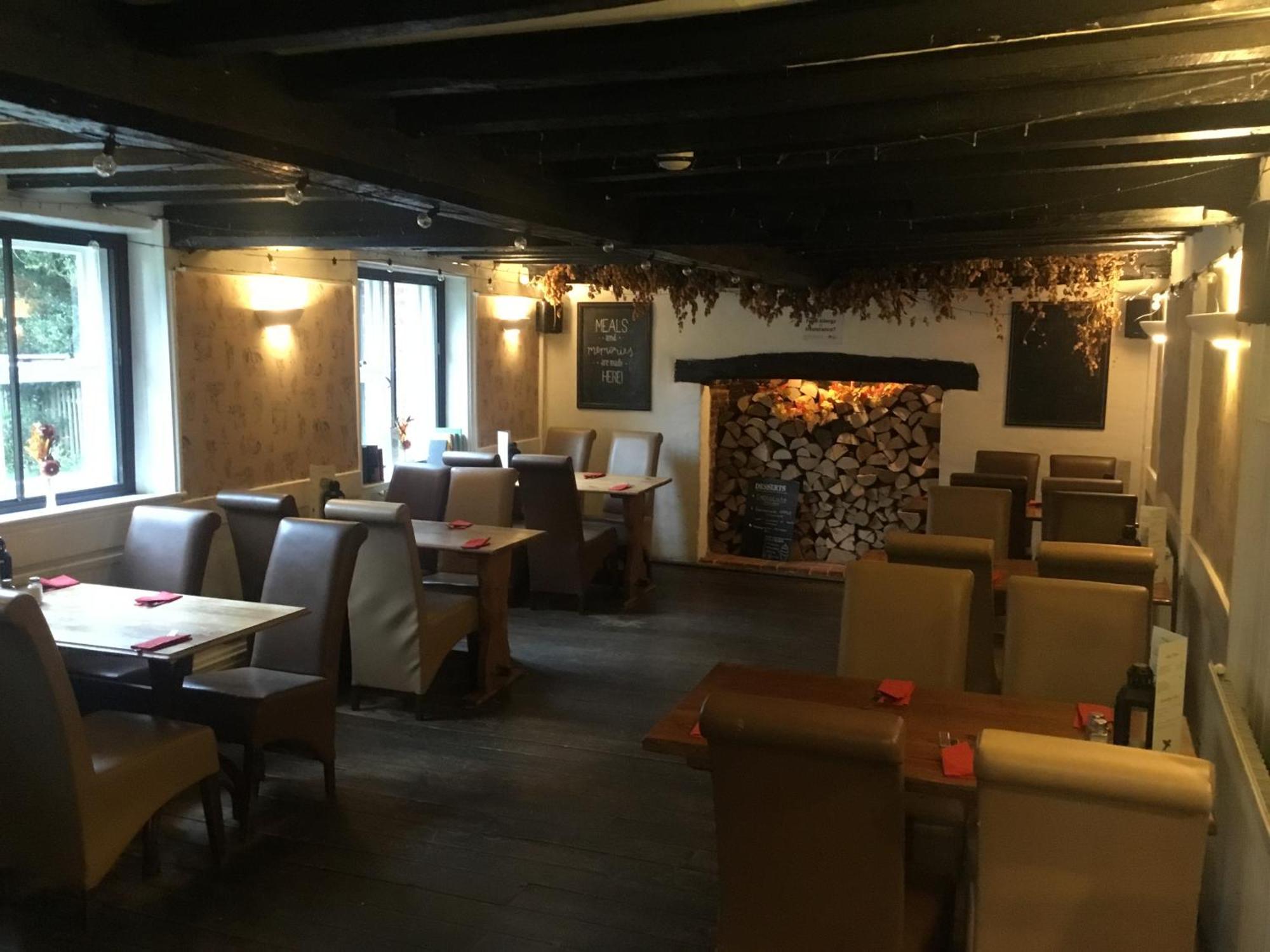 The Flying Horse Inn Boughton Aulph Eksteriør billede
