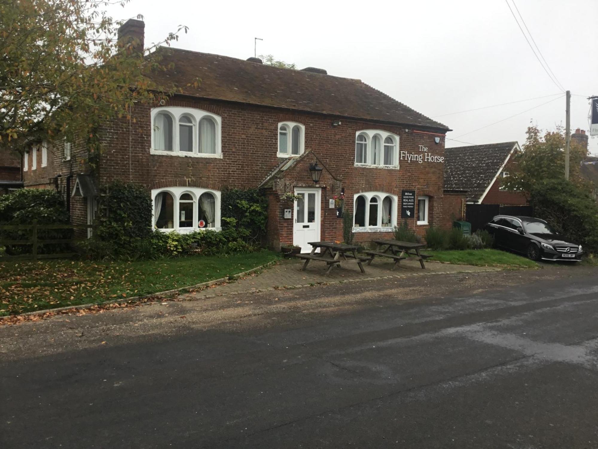 The Flying Horse Inn Boughton Aulph Eksteriør billede